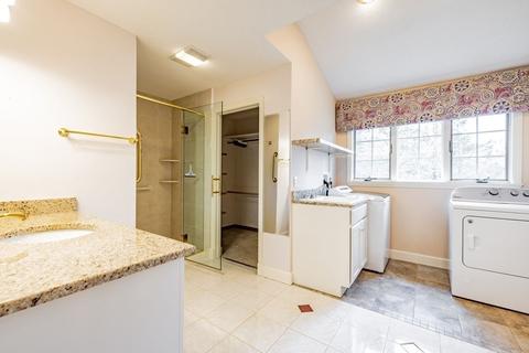 39 Atwater Pl, Springfield, MA 01107 photo 20