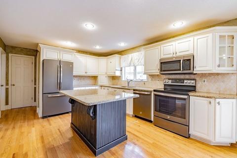 39 Atwater Pl, Springfield, MA 01107 photo 7