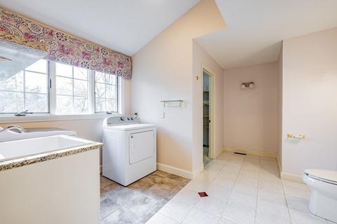 39 Atwater Pl, Springfield, MA 01107 photo 23