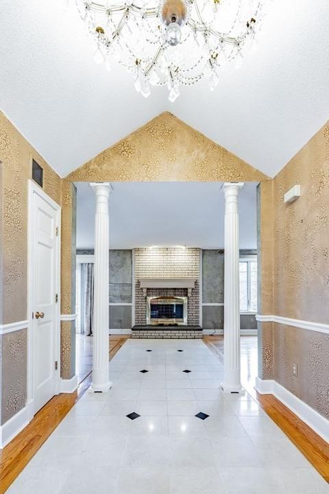39 Atwater Pl, Springfield, MA 01107 photo 4