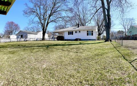654 Pendleton Ave, Chicopee, MA 01020 photo 4