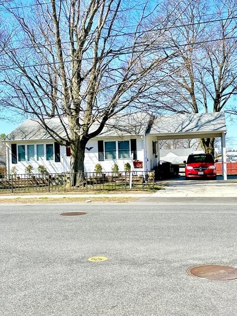 654 Pendleton Ave, Chicopee, MA 01020 photo 2
