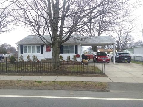 654 Pendleton Ave, Chicopee, MA 01020 photo 1