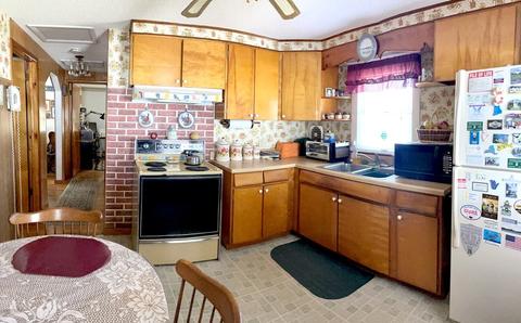 654 Pendleton Ave, Chicopee, MA 01020 photo 10