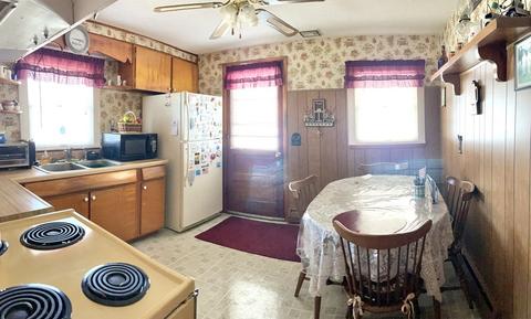 654 Pendleton Ave, Chicopee, MA 01020 photo 8