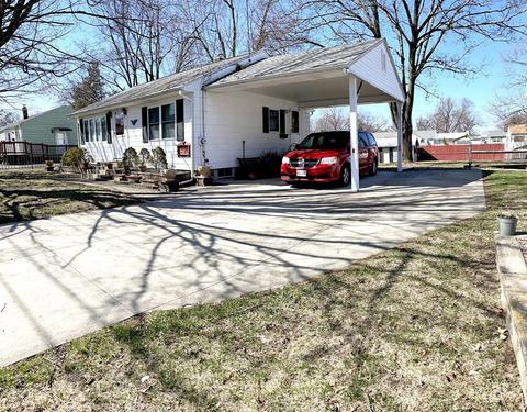 654 Pendleton Ave, Chicopee, MA 01020 photo 3