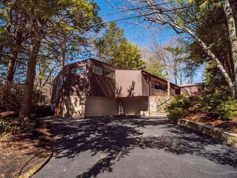 1 Waring Cir, Worcester, MA 01609 photo 1
