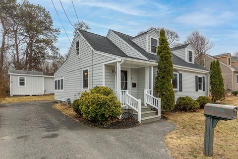 8 Cherry St, Bourne, MA 02532 photo 1
