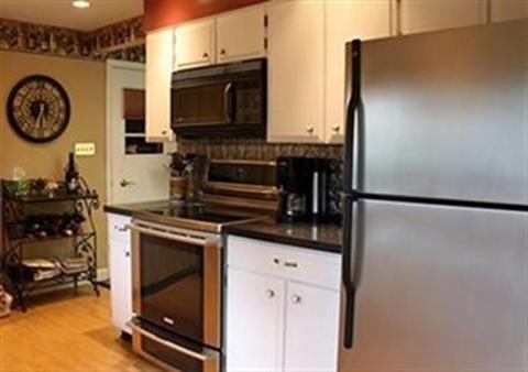 17 Westbrook Ave, Ware, MA 01082 photo 6