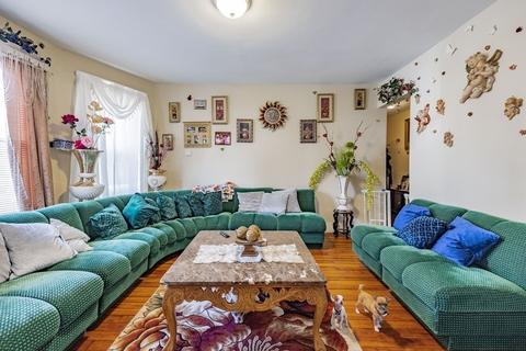 26 Massasoit Pl, Springfield, MA 01107 photo 4