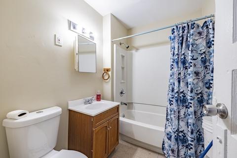 106 Massasoit St, Springfield, MA 01107 photo 3