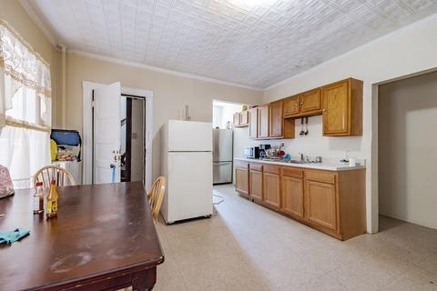 106 Massasoit St, Springfield, MA 01107 photo 6