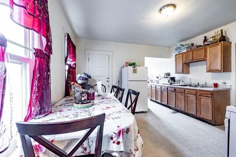 106 Massasoit St, Springfield, MA 01107 photo 2