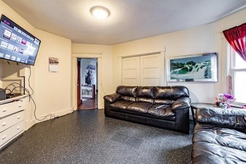 106 Massasoit St, Springfield, MA 01107 photo 5