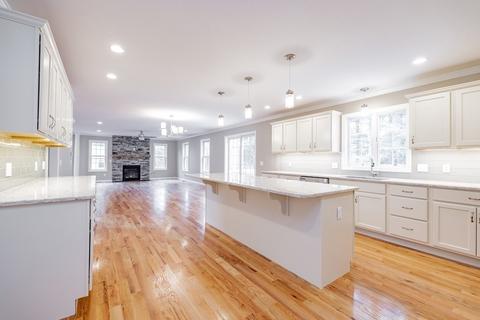 175 Barrington Dr, Springfield, MA 01129 photo 8