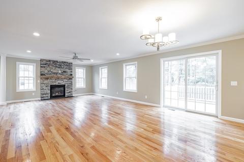 175 Barrington Dr, Springfield, MA 01129 photo 9