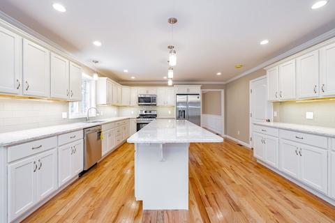 175 Barrington Dr, Springfield, MA 01129 photo 4