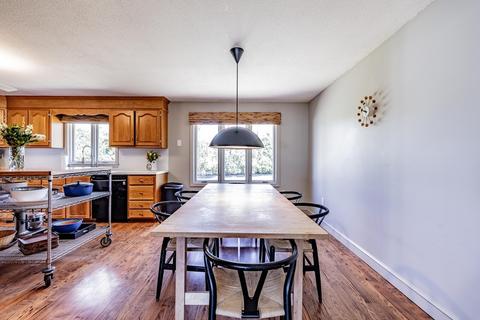 98 Neill Ave, Chicopee, MA 01013 photo 9