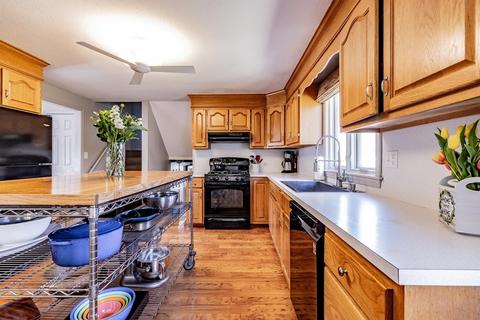 98 Neill Ave, Chicopee, MA 01013 photo 11