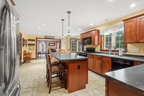 2 Peter J Dr, Townsend, MA 01469 photo 10