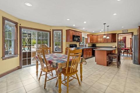 2 Peter J Dr, Townsend, MA 01469 photo 4