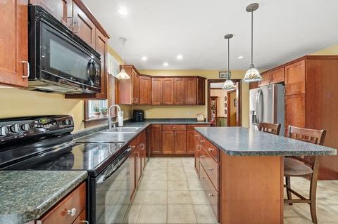 2 Peter J Dr, Townsend, MA 01469 photo 8