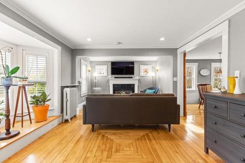 58 Orange St, Reading, MA 01867 photo 3