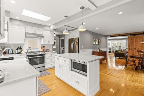 58 Orange St, Reading, MA 01867 photo 10