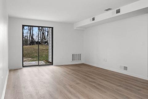 100 Cass Ave #B4, Dracut, MA 01826 photo 4