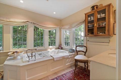 27 Devon Rd, Brookline, MA 02467 photo 16