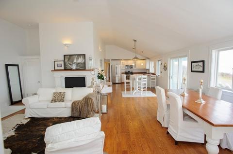 89 E Chop, Oak Bluffs, MA 02572 photo 6