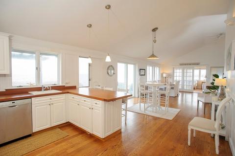 89 E Chop, Oak Bluffs, MA 02572 photo 2