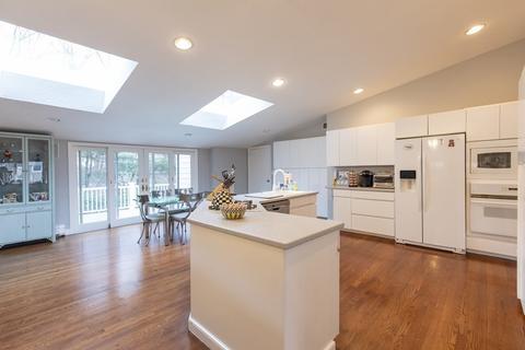 54 Gary Rd, Needham, MA 02494 photo 4