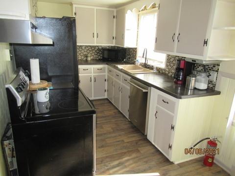 28 Glencoe St, Springfield, MA 01104 photo 9