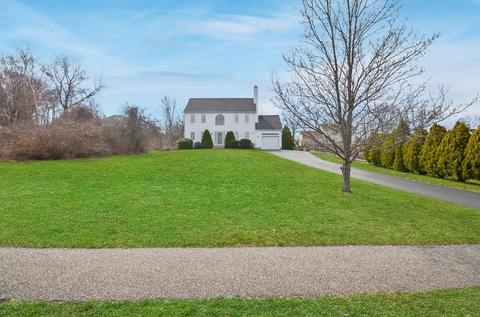 27 Peach Tree Dr, Sutton, MA 01590 photo 1
