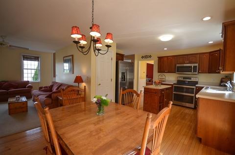 27 Peach Tree Dr, Sutton, MA 01590 photo 9