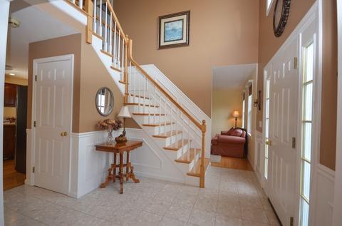27 Peach Tree Dr, Sutton, MA 01590 photo 4