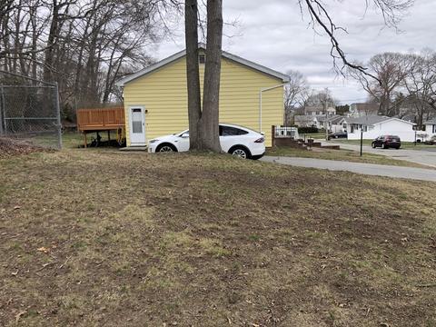 93 Isabel St, Fall River, MA 02721 photo 3