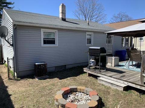 33 Schley St, Springfield, MA 01109 photo 5