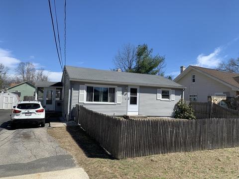 33 Schley St, Springfield, MA 01109 photo 3