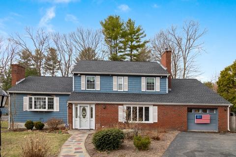 28 Fox Run, Reading, MA 01867 photo 3