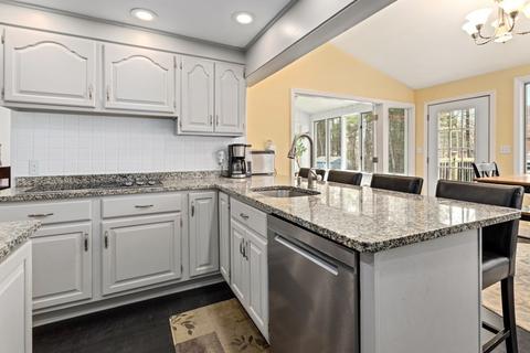 28 Fox Run, Reading, MA 01867 photo 17