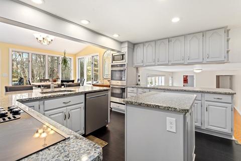 28 Fox Run, Reading, MA 01867 photo 18