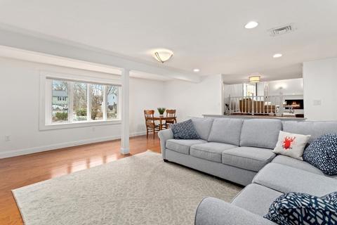 28 Fox Run, Reading, MA 01867 photo 11