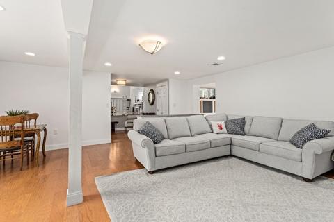 28 Fox Run, Reading, MA 01867 photo 10