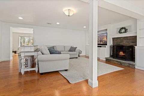 28 Fox Run, Reading, MA 01867 photo 9
