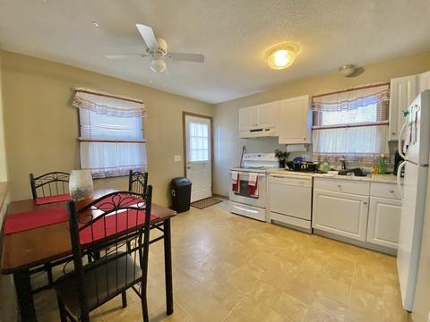 78 Beverly Ln, Springfield, MA 01151 photo 4