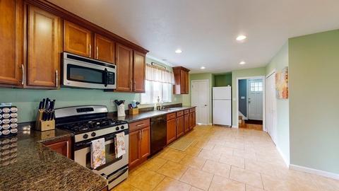 48 Proctor St, Worcester, MA 01606 photo 6