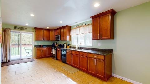 48 Proctor St, Worcester, MA 01606 photo 4