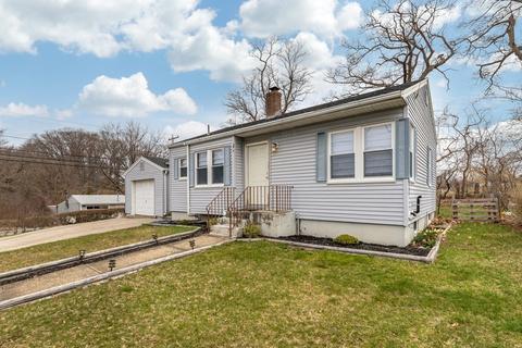 2 Foley Rd, Gloucester, MA 01930 photo 3